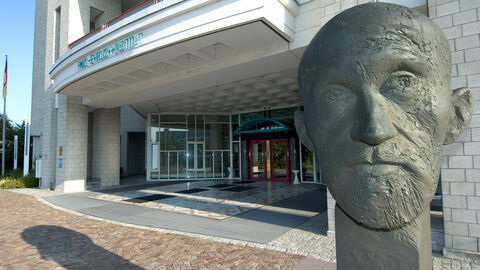 Haupteingang des Paul-Ehrlich-Instituts in Langen.