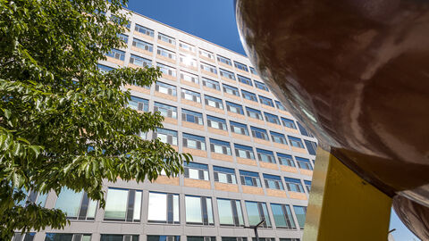 Fassade Hochhaus C10 an der Technischen Hochschule Mittelhessen